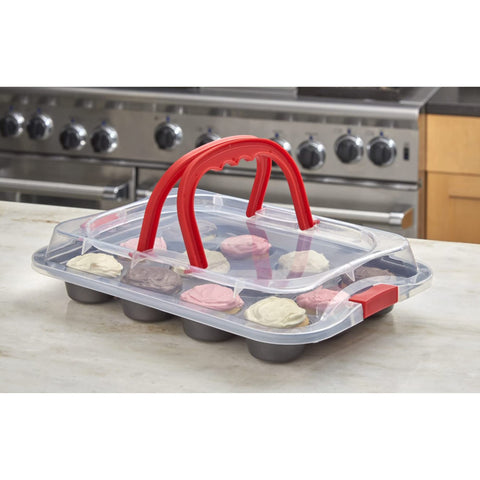 Nifty Solutions 9x13 cake pan with baked cake demonstrating even browning and release
