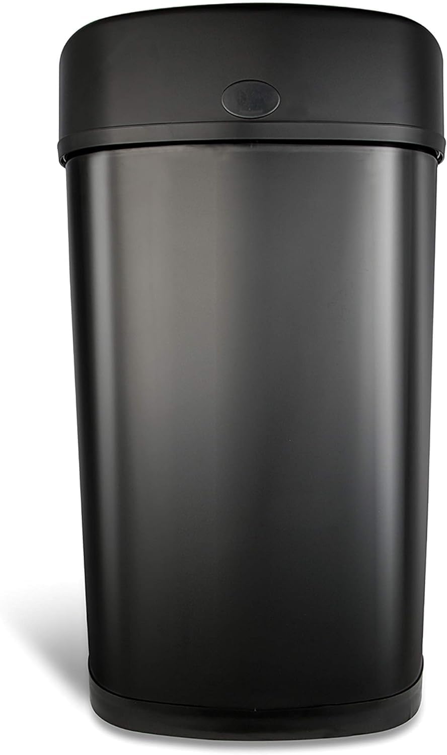 Ninestars next to standard recycling bin shows 13.2 gal size comparison