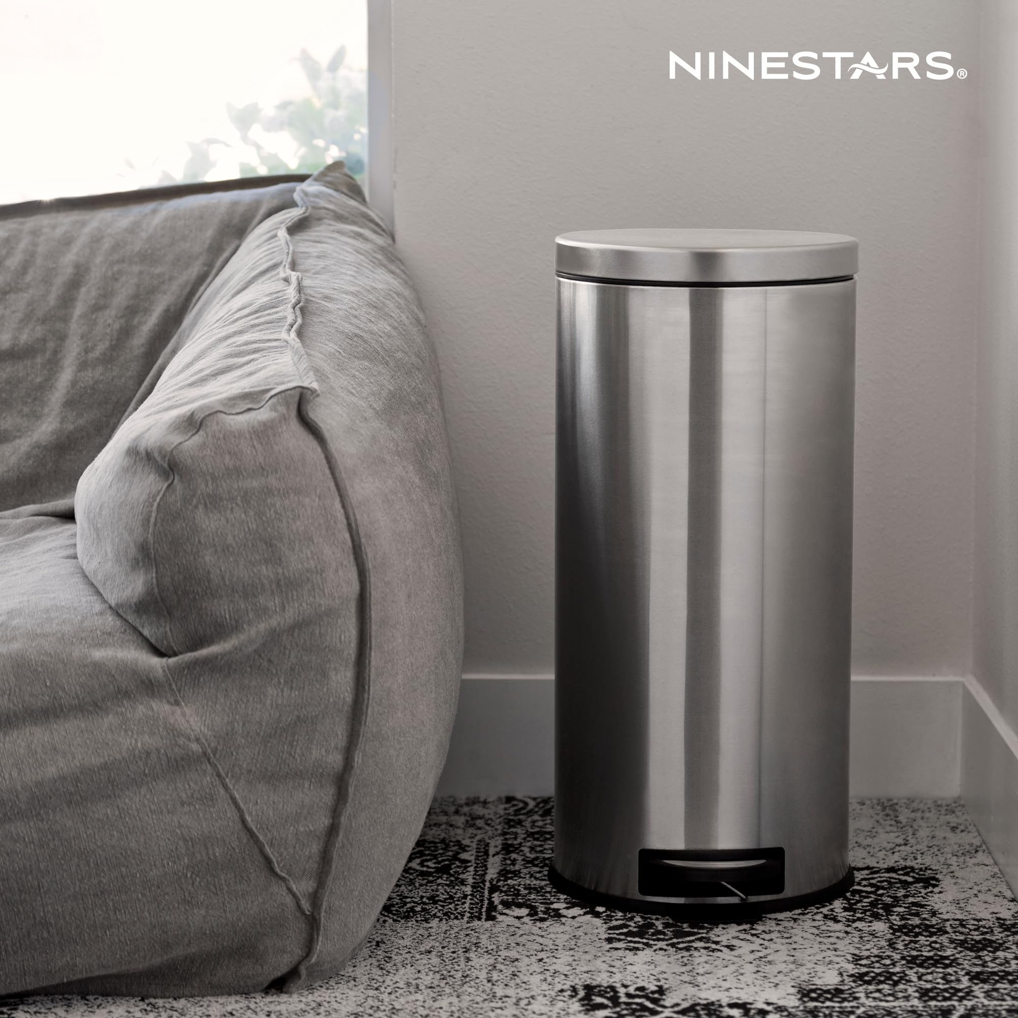 Ninestars lid mechanism closeup showing soft-close feature for quiet use