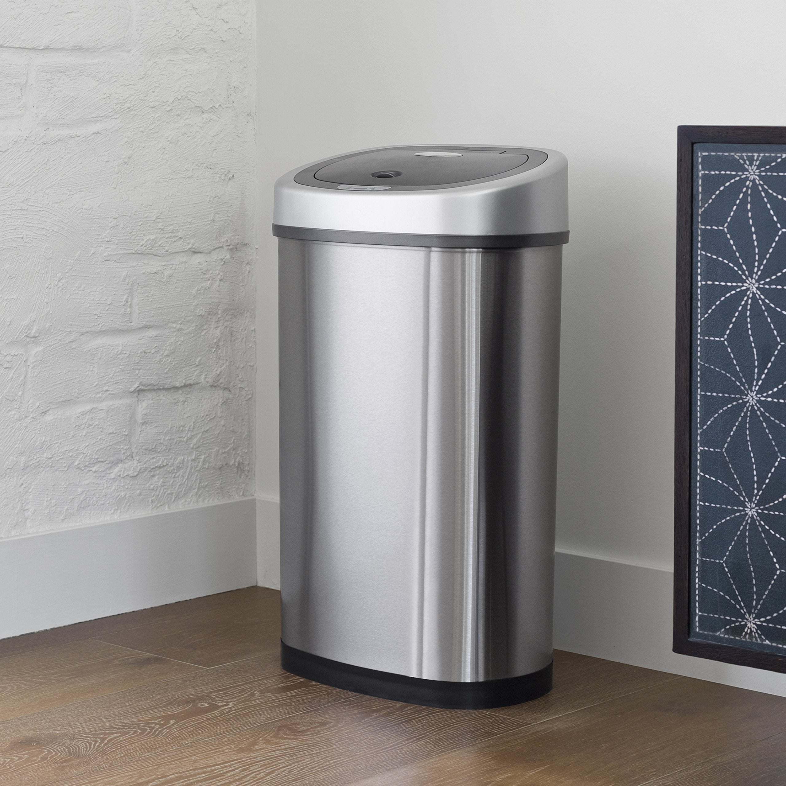 Ninestars stainless-steel finish close-up showing fingerprint-resistant surface and easy cleaning