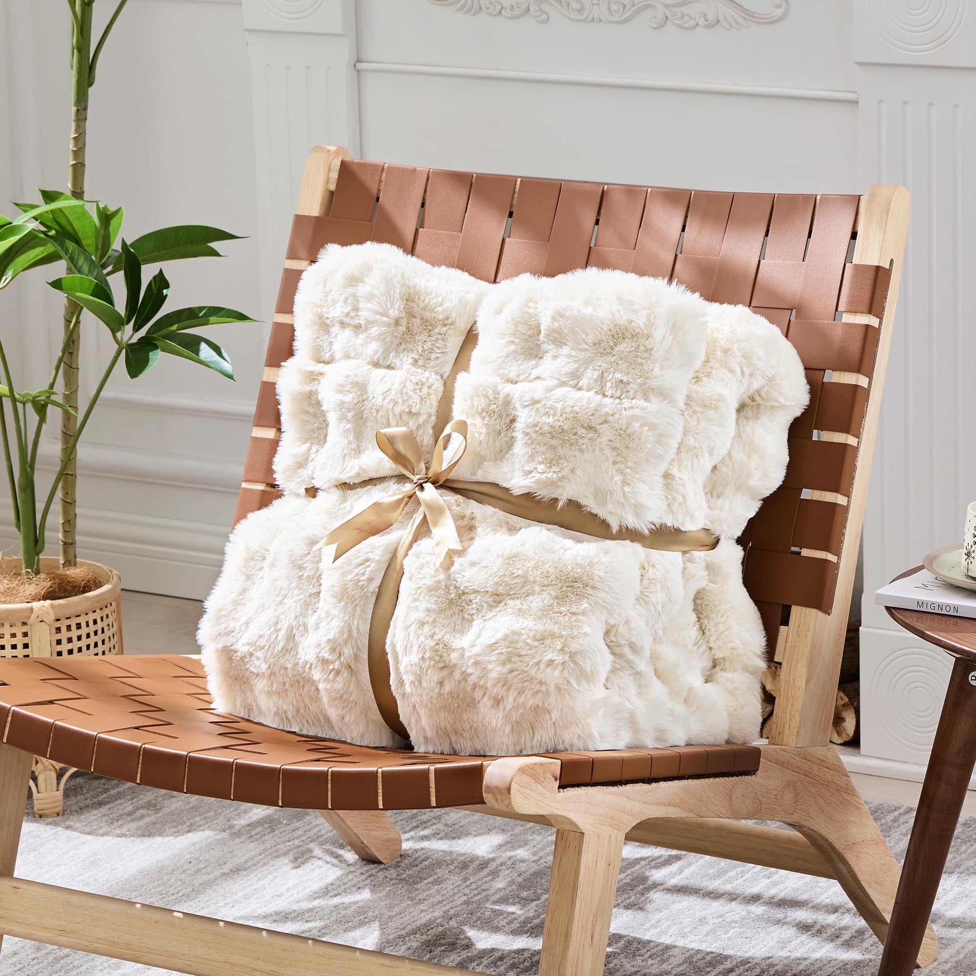 NORD ECO layered on bed showing luxurious layering and bedroom warmth