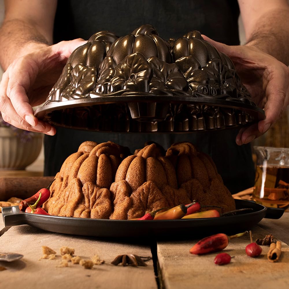 Nordic Ware close-up of pumpkin relief detail for sharper cake patterns