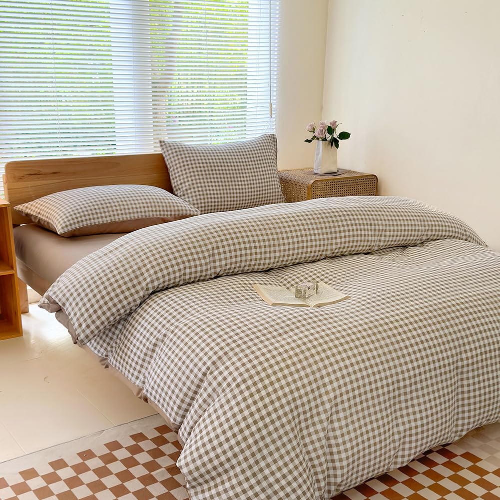 NSNLGSGC full bed styled in neutral bedroom showing how the tan gingham complements decor