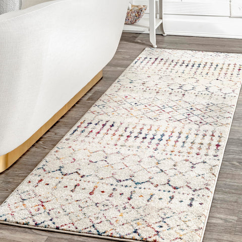 nuLOOM Blythe runner front view shows full trellis pattern and entryway impact
