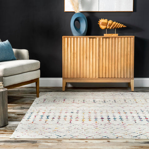 nuLOOM Blythe styled in hallway demonstrates durable runner for busy traffic