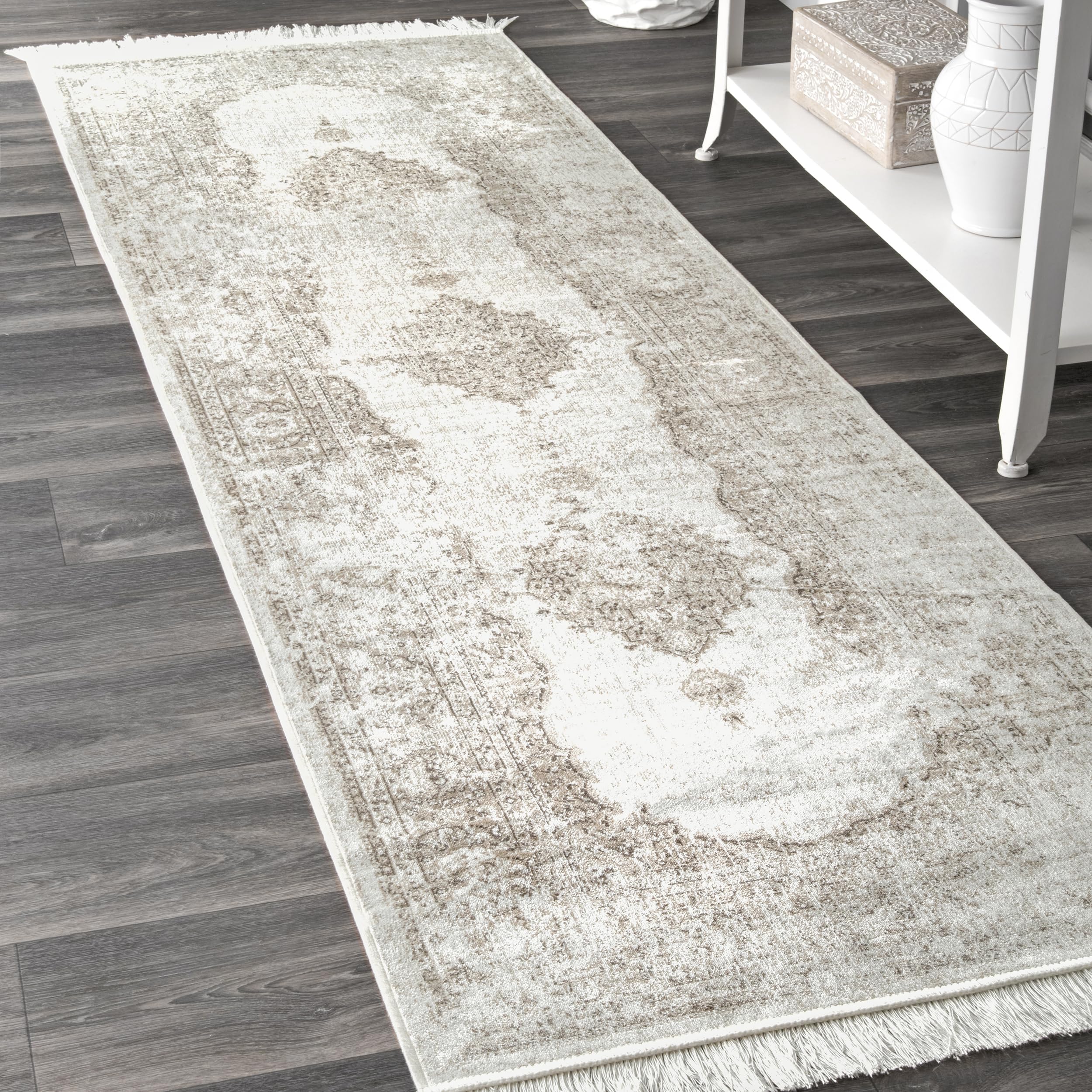 nuLOOM Cantrell front view showing ivory medallion pattern and runner benefit