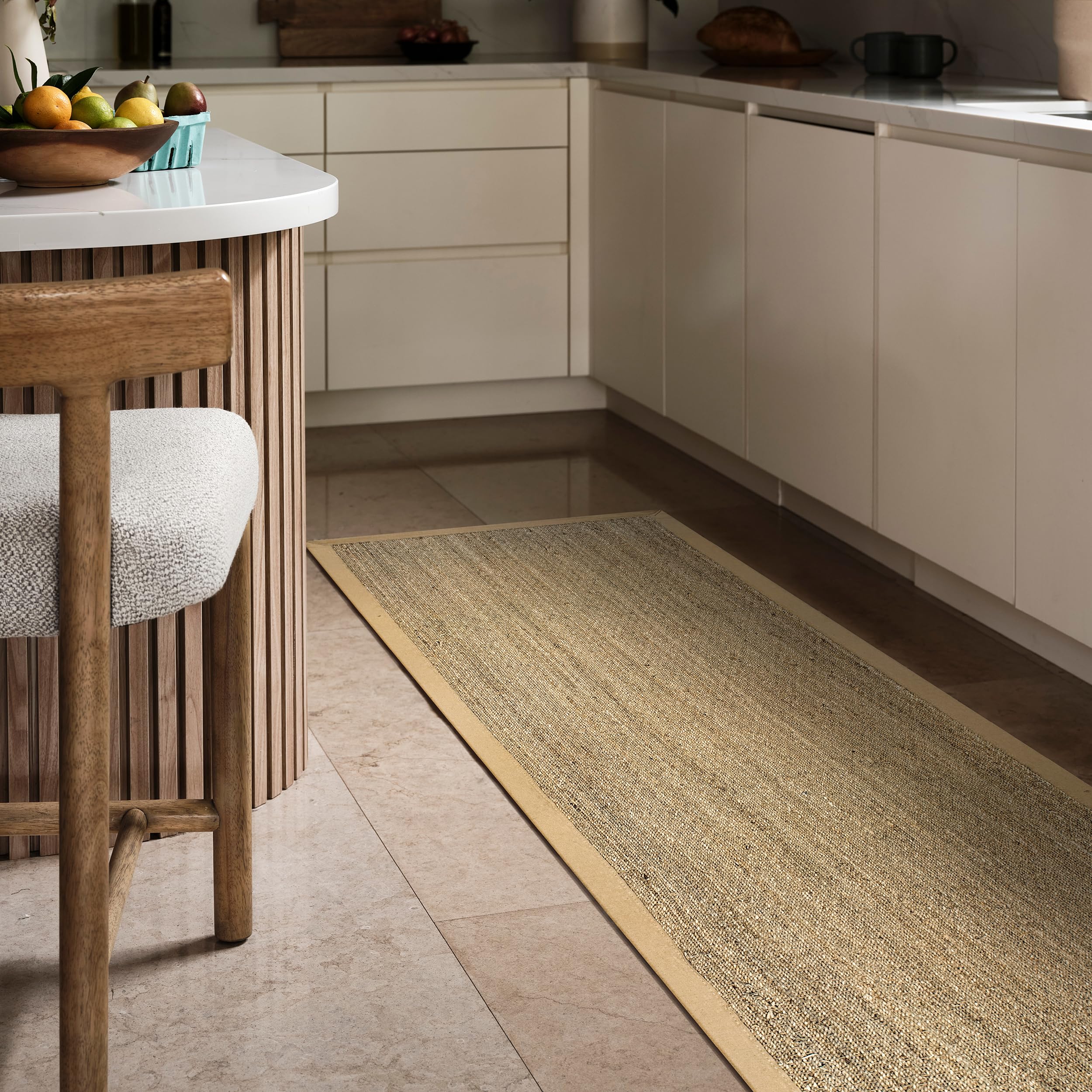 nuLOOM Elijah front view showing border and natural beige tone for cohesive décor