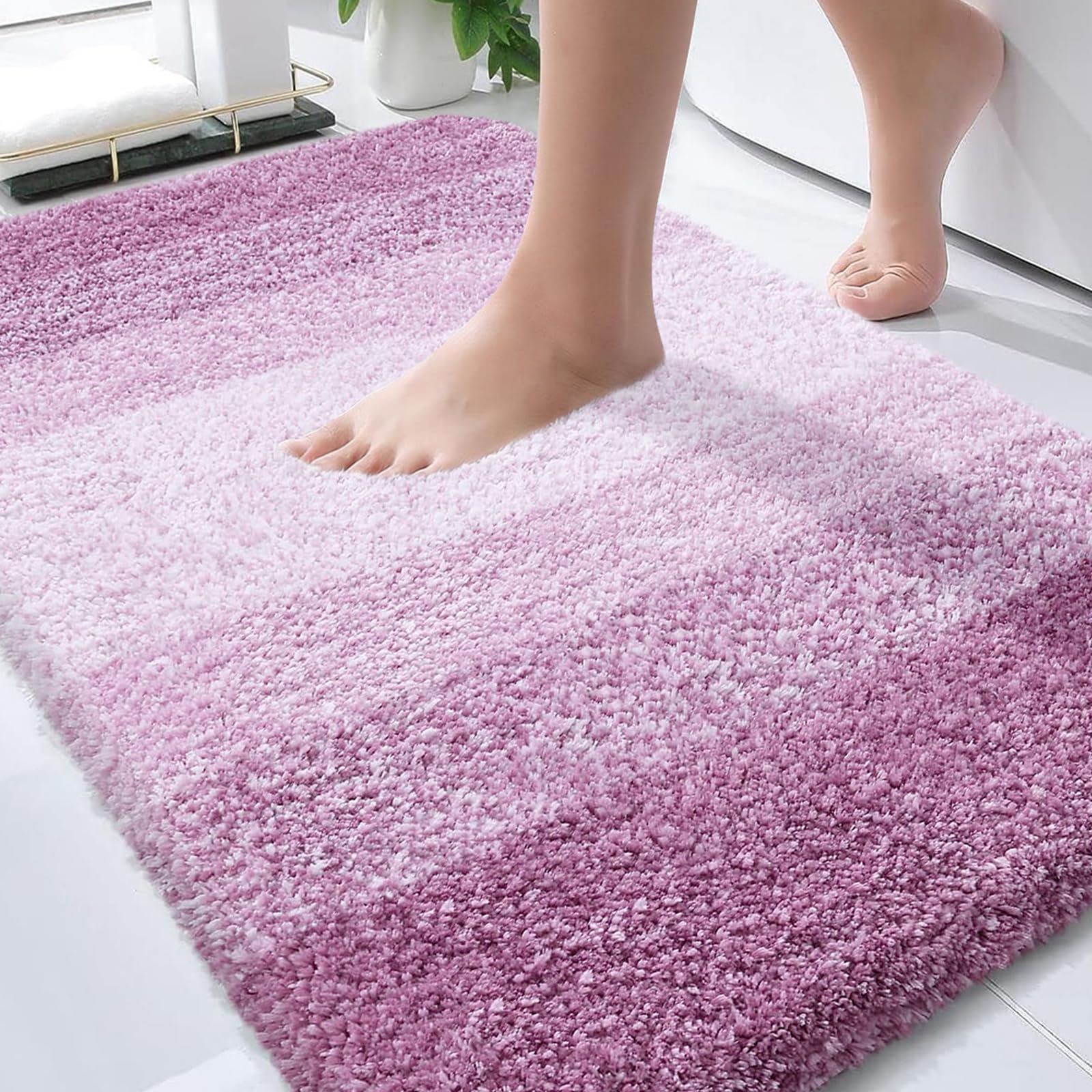 OLANLY front view of bath rug showing plush pile and elegant gradient for cozy comfort