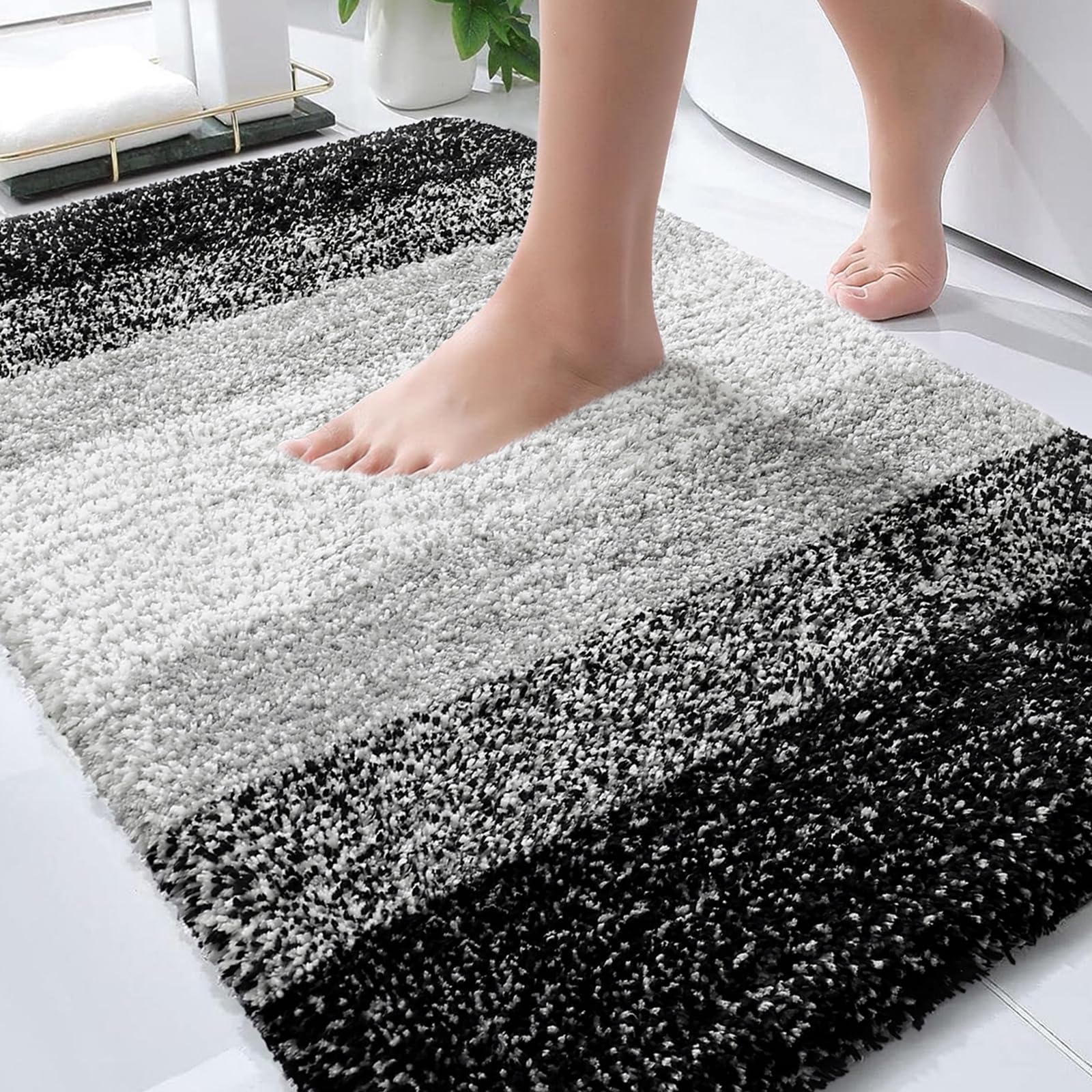OLANLY front view of 36x24 bath rug showing gradient stripe and plush comfort