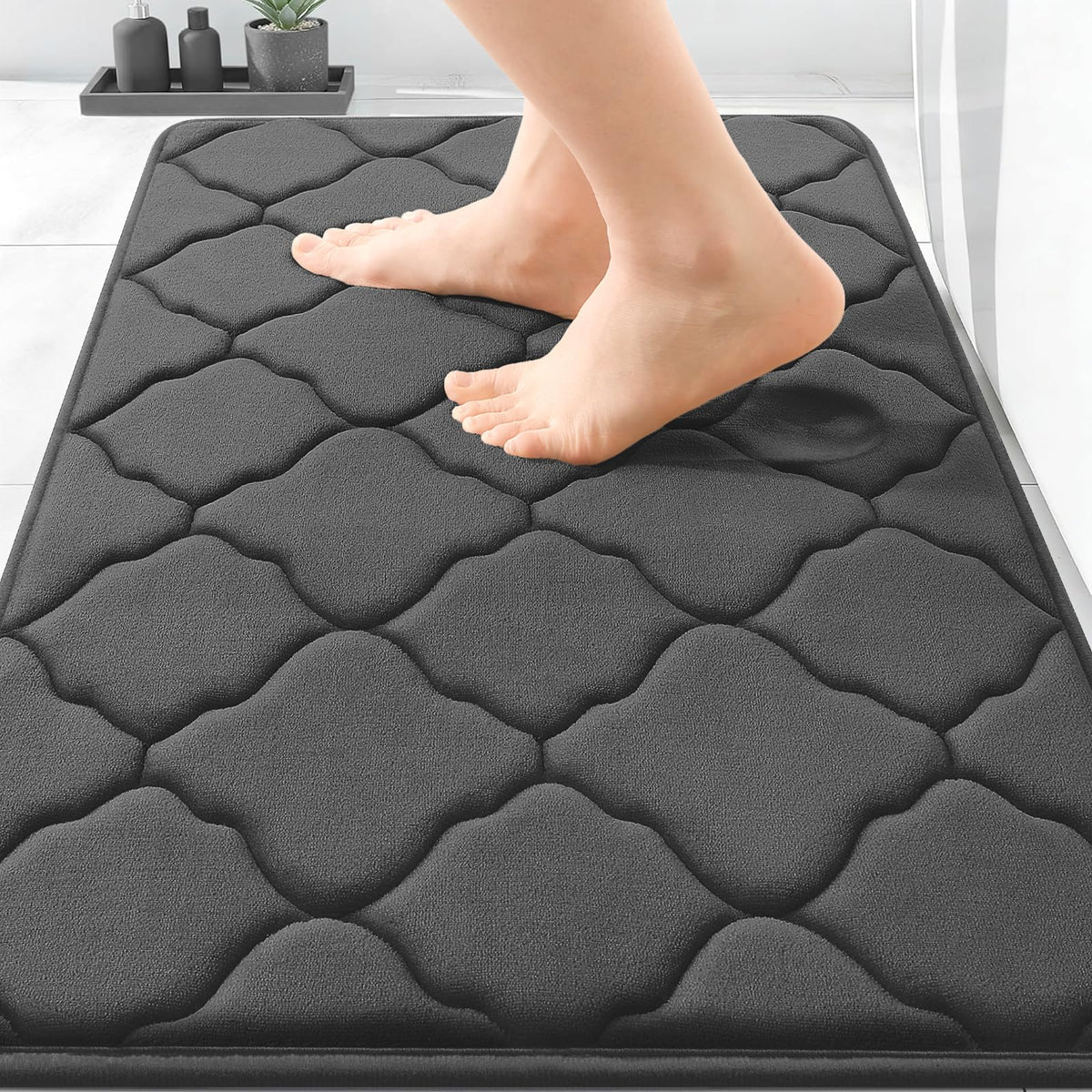 OLANLY front view of 36x24 mat showing plush comfort and modern look