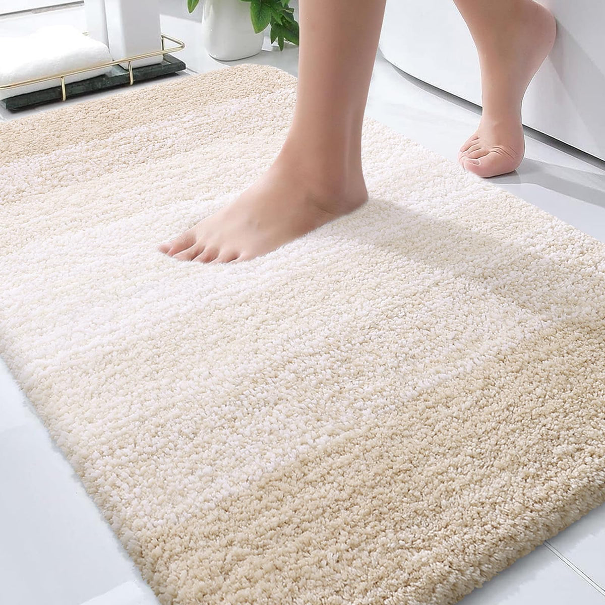 OLANLY front view showing full rug and gradient stripe for stylish comfort