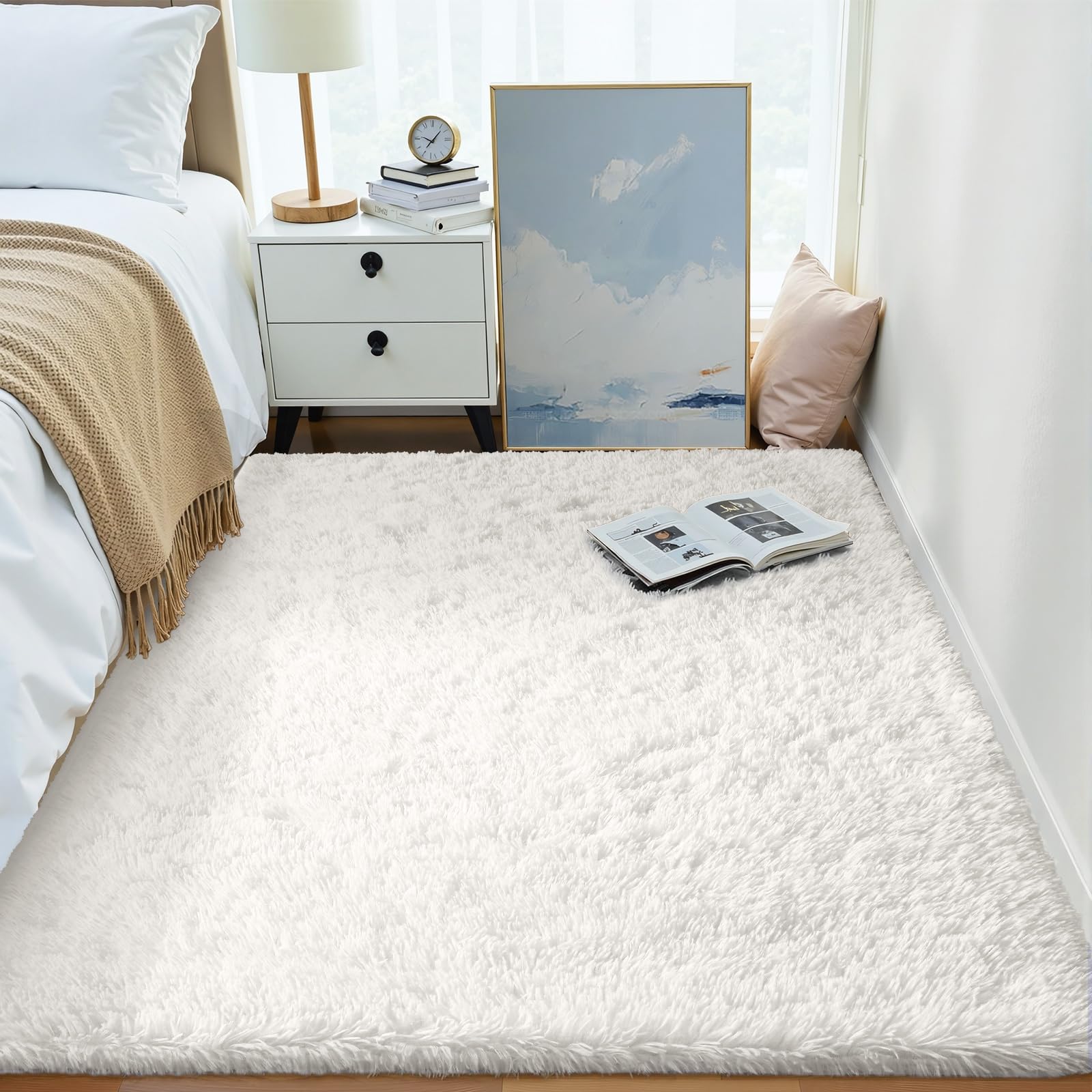 OLANLY underside detail showing non-slip dots and felt backing for stable placement