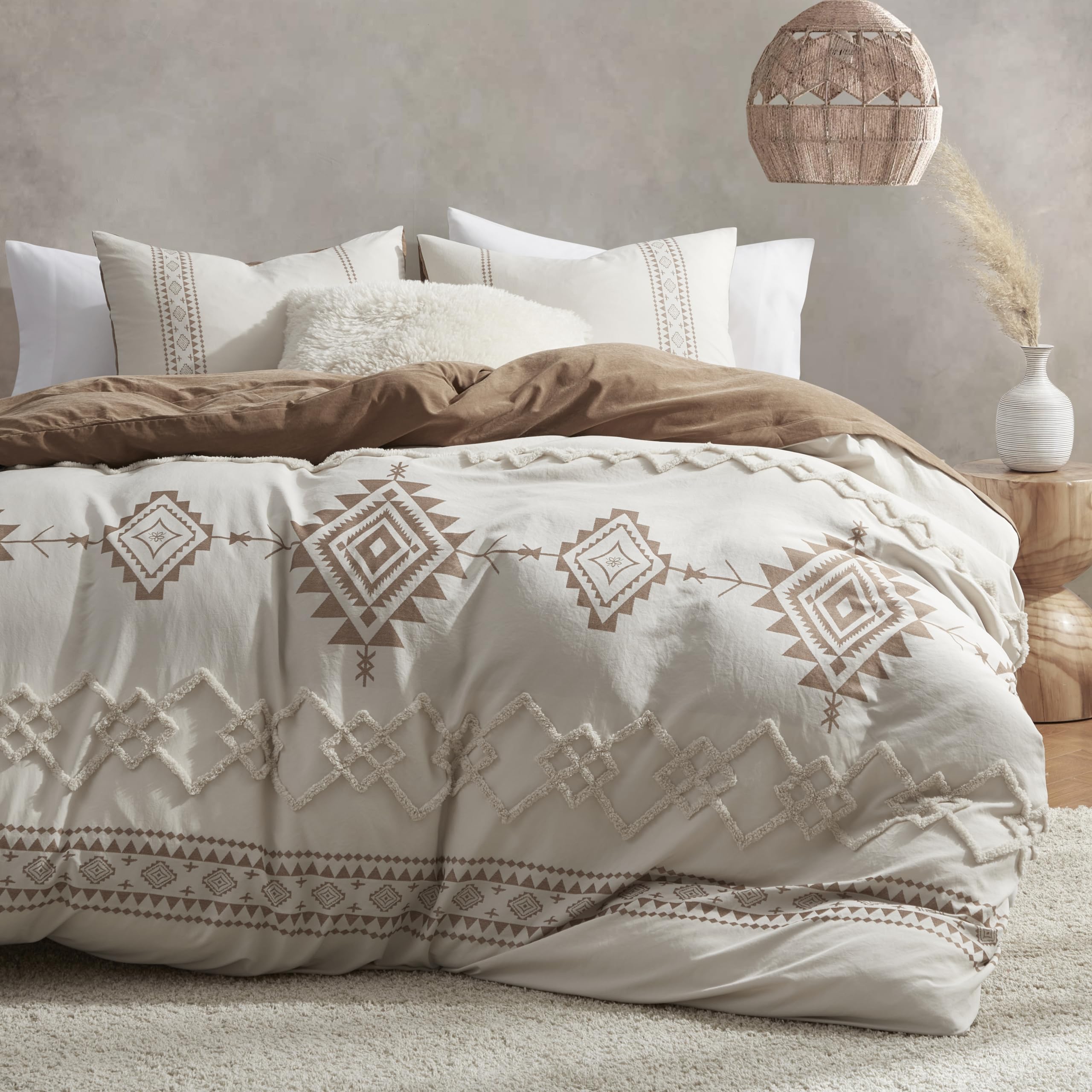 Oli Anderson front view of duvet cover showcasing beige terracotta pattern and cozy appeal