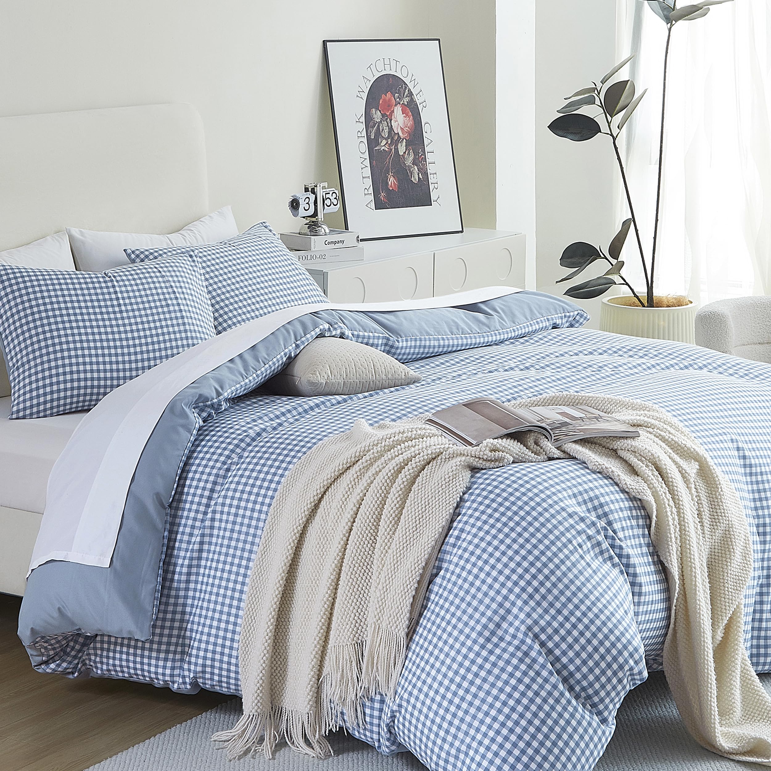 Oli Anderson close-up of microfiber texture highlighting softness and breathable comfort