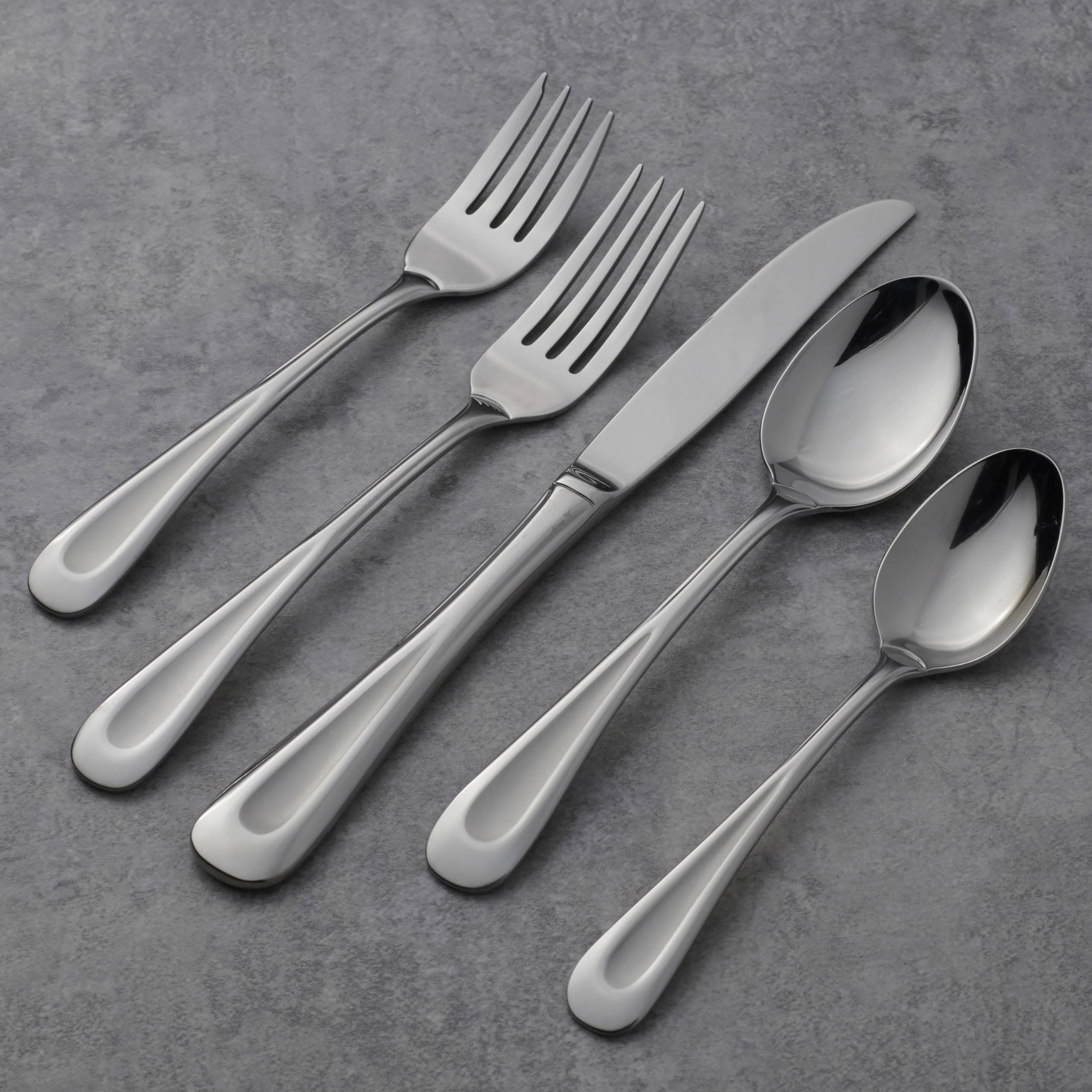 Oneida boxed 20-piece set packaging ready for gifting and neat storage benefit