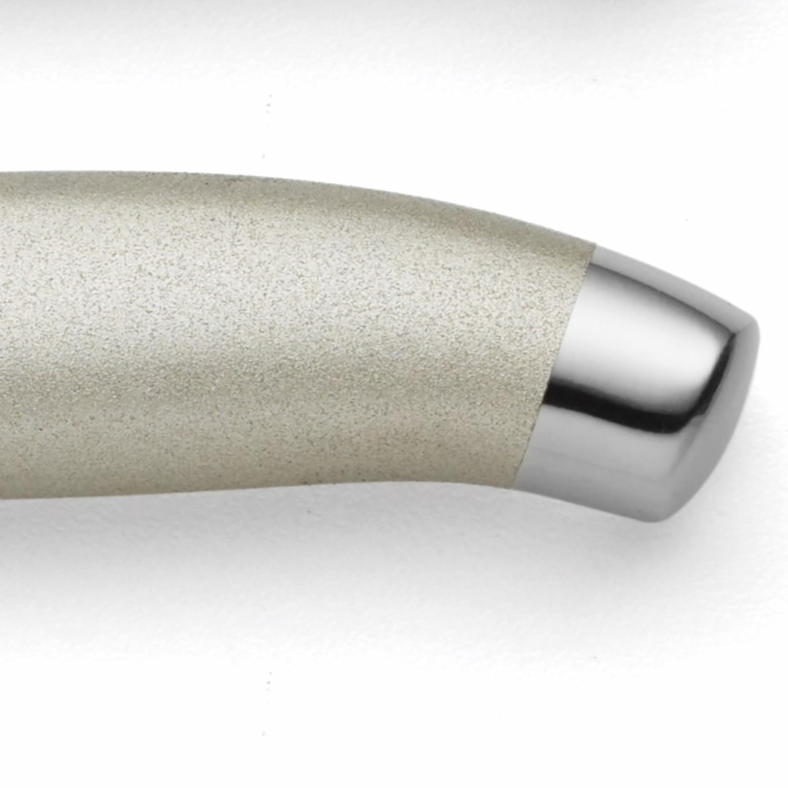 Oneida blade closeup highlighting sharp edge and corrosion-resistant stainless steel benefit