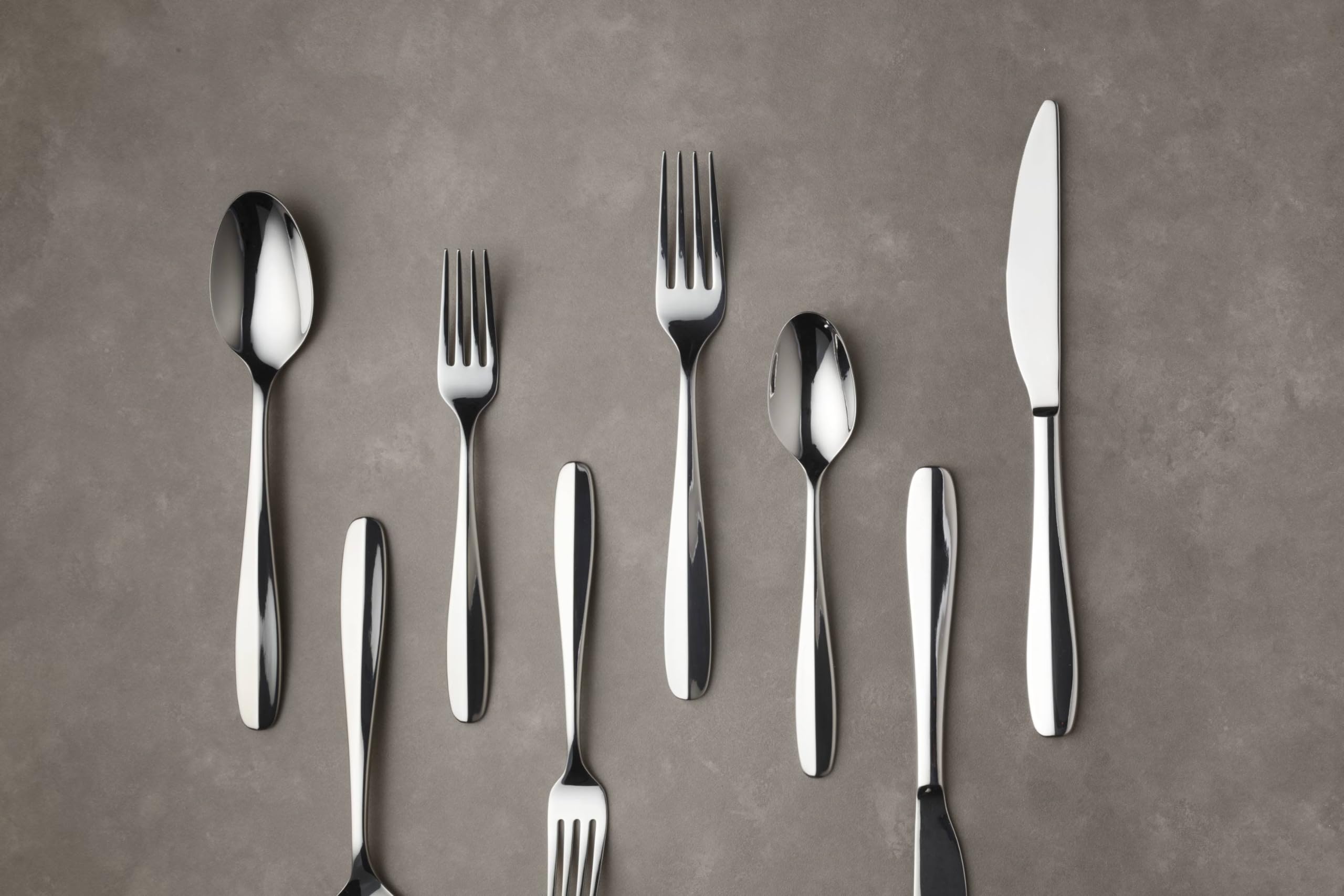 Oneida Oakwood table setting lifestyle with plates and flatware creating welcoming table