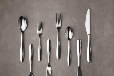 Oneida Oakwood table setting lifestyle with plates and flatware creating welcoming table