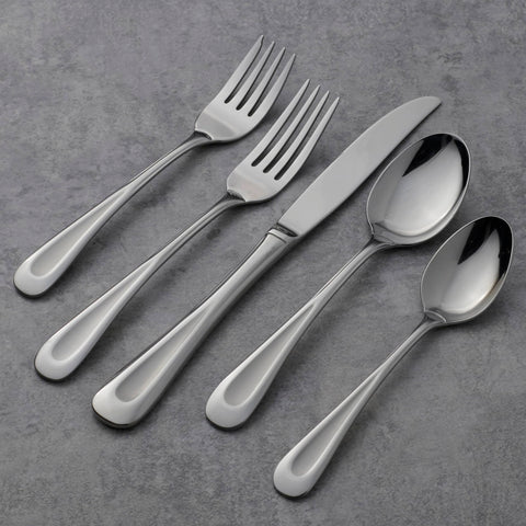 Oneida flatware beside ruler showing scale and size for gifting confidence