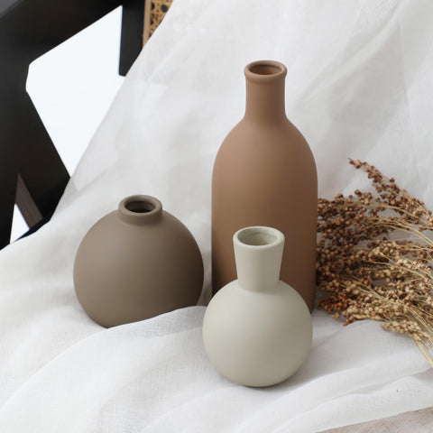 ooit medium vase top-down with bouquet showing arrangement clarity and decorative use