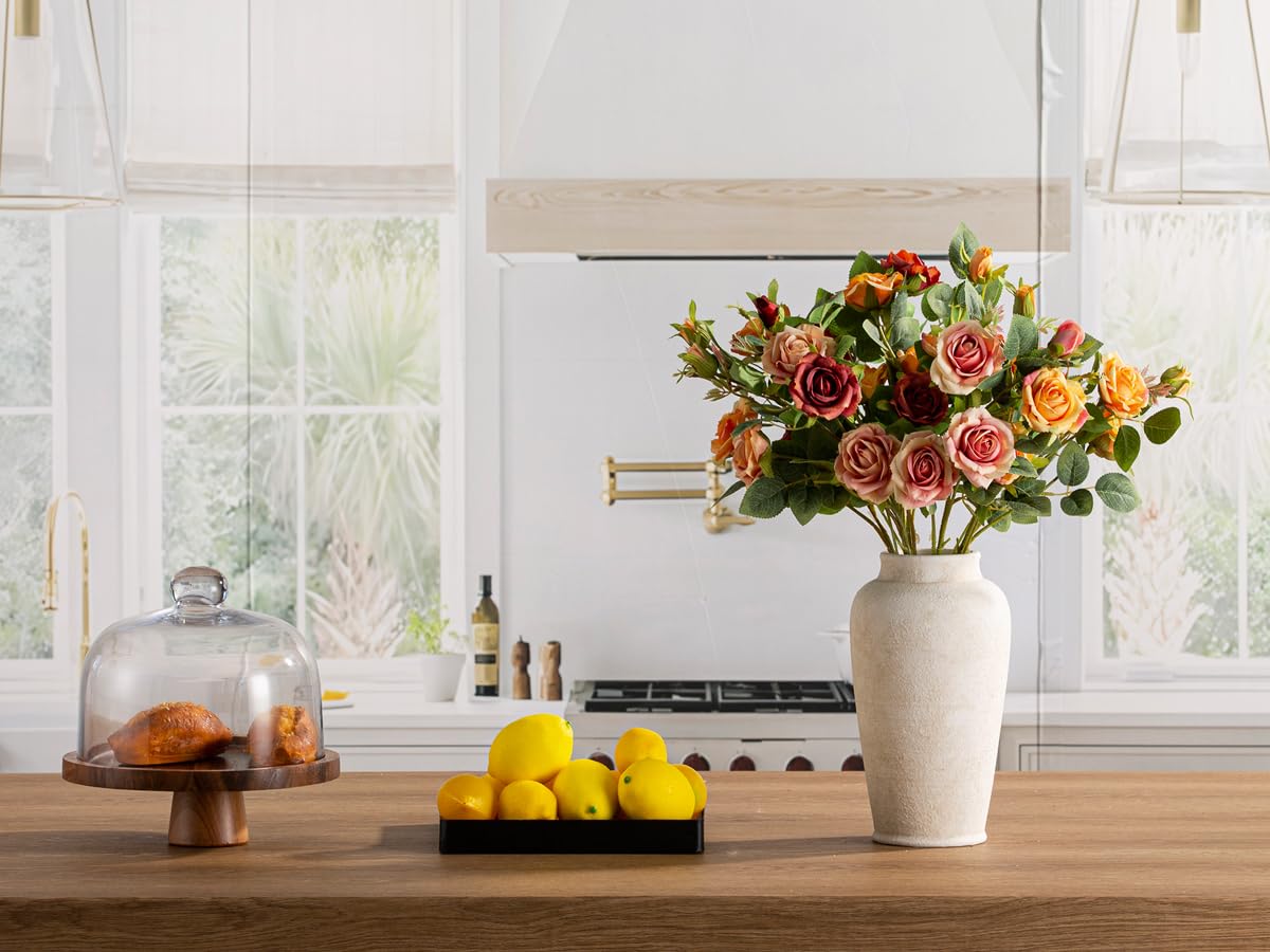 ooit vase side profile highlighting curved shape and visual balance