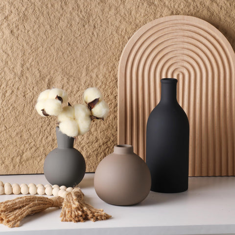 ooit small vase shown alone as sculptural accent to complete decor