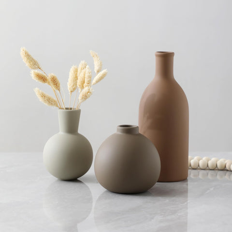ooit vases arranged as wedding centerpiece showing event-ready charm and cohesion
