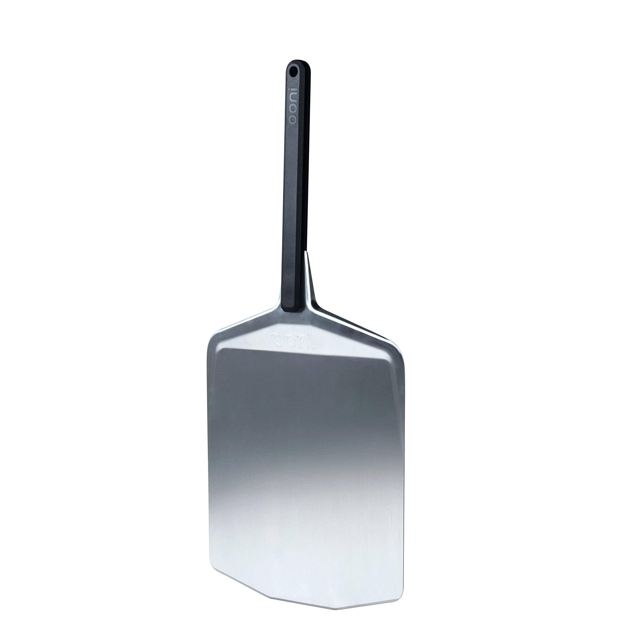 ooni handle close-up showing glass-reinforced nylon for heat resistance