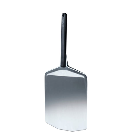 ooni handle close-up showing glass-reinforced nylon for heat resistance