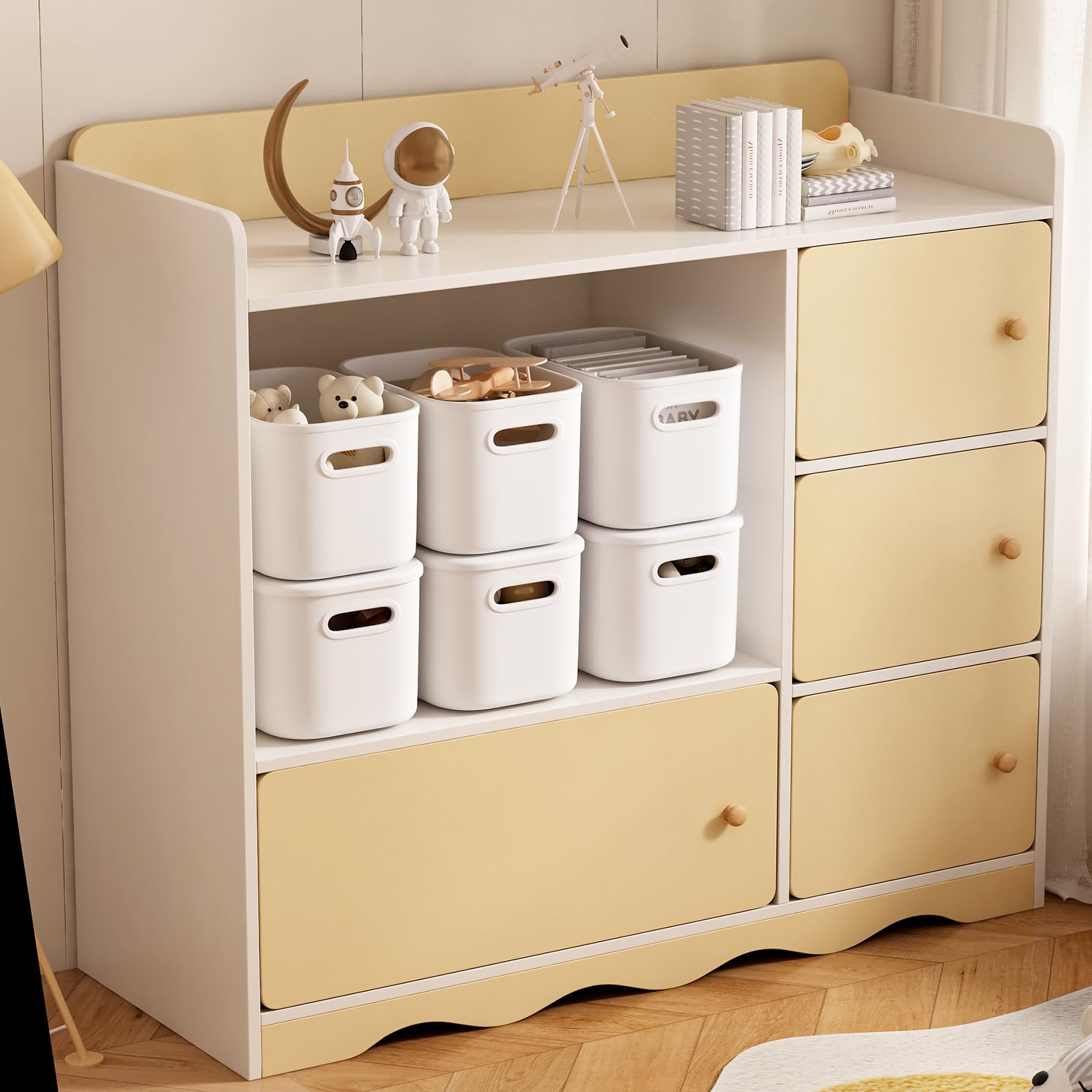 ORGIDOL bin beside hand illustrating compact size benefit