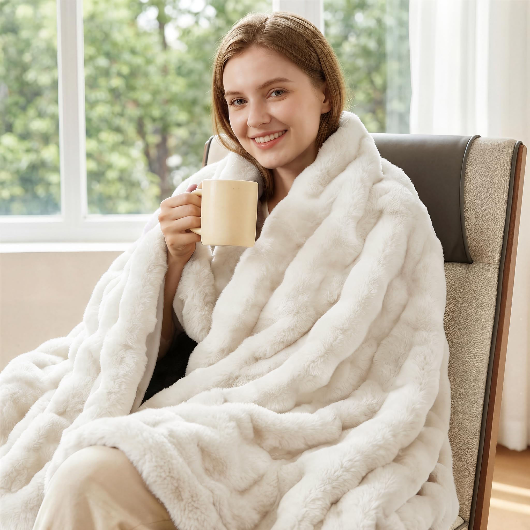 ORINOVA close-up of faux fur pile highlighting softness and texture
