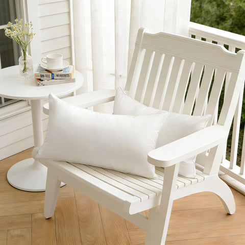 Oubonun four inserts arranged on deck chair, coordinated outdoor decor