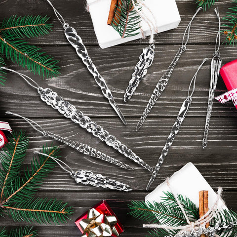 OuMuaMua icicles on wreath and garland creating cohesive winter decor