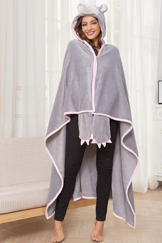 OUSIEDISIE back full-length view demonstrating generous 59 by 51 inches coverage