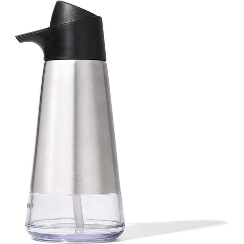 OXO close-up of non-slip top button for comfortable one-handed pressing