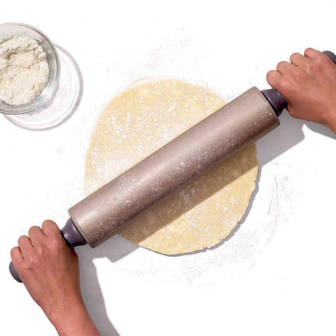 OXO demonstrative wipe-clean of pin surface for quick cleanup benefit