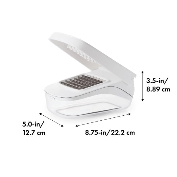 OXO side-by-side with measuring cup showing 2.5-cup capacity and space-saving