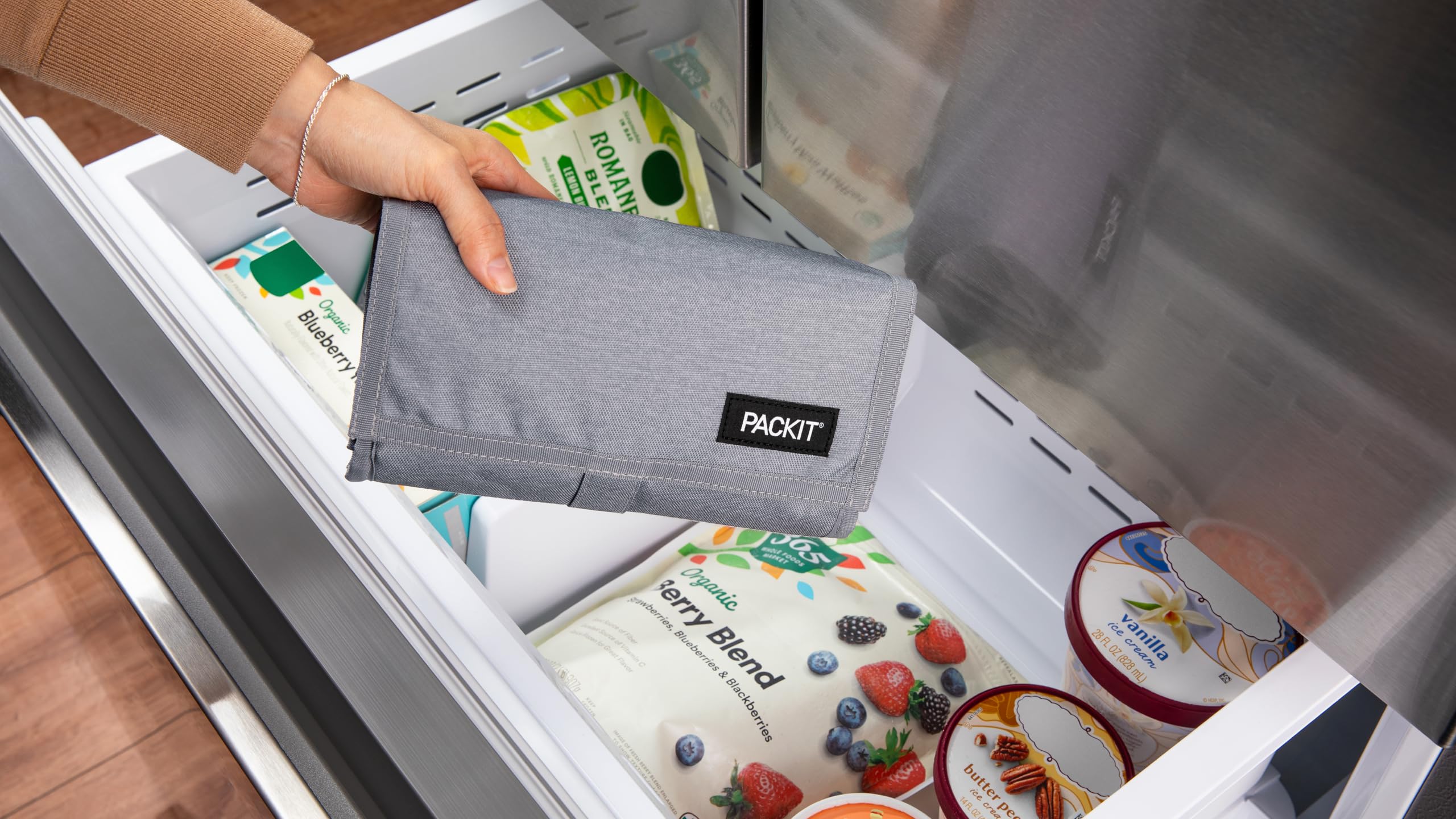 PackIt side profile focusing on wider base that stabilizes bottles and containers