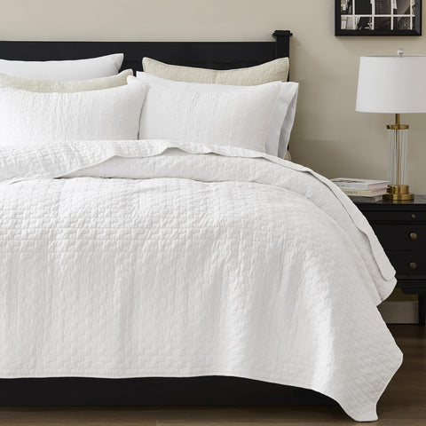 palassio king quilt front view shows clean white finish and bedroom appeal