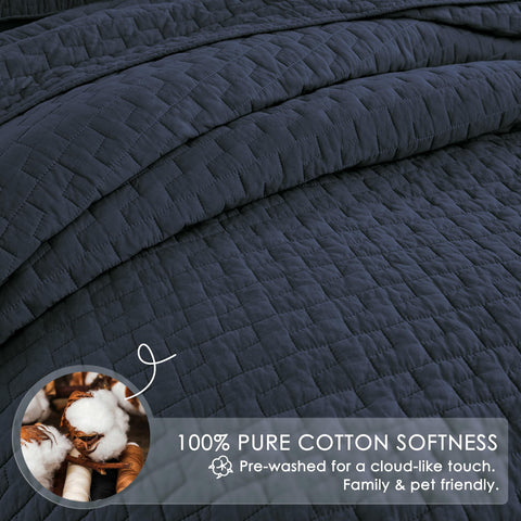 palassio quilt edge stitching close-up demonstrating durable quilting that keeps fill in place