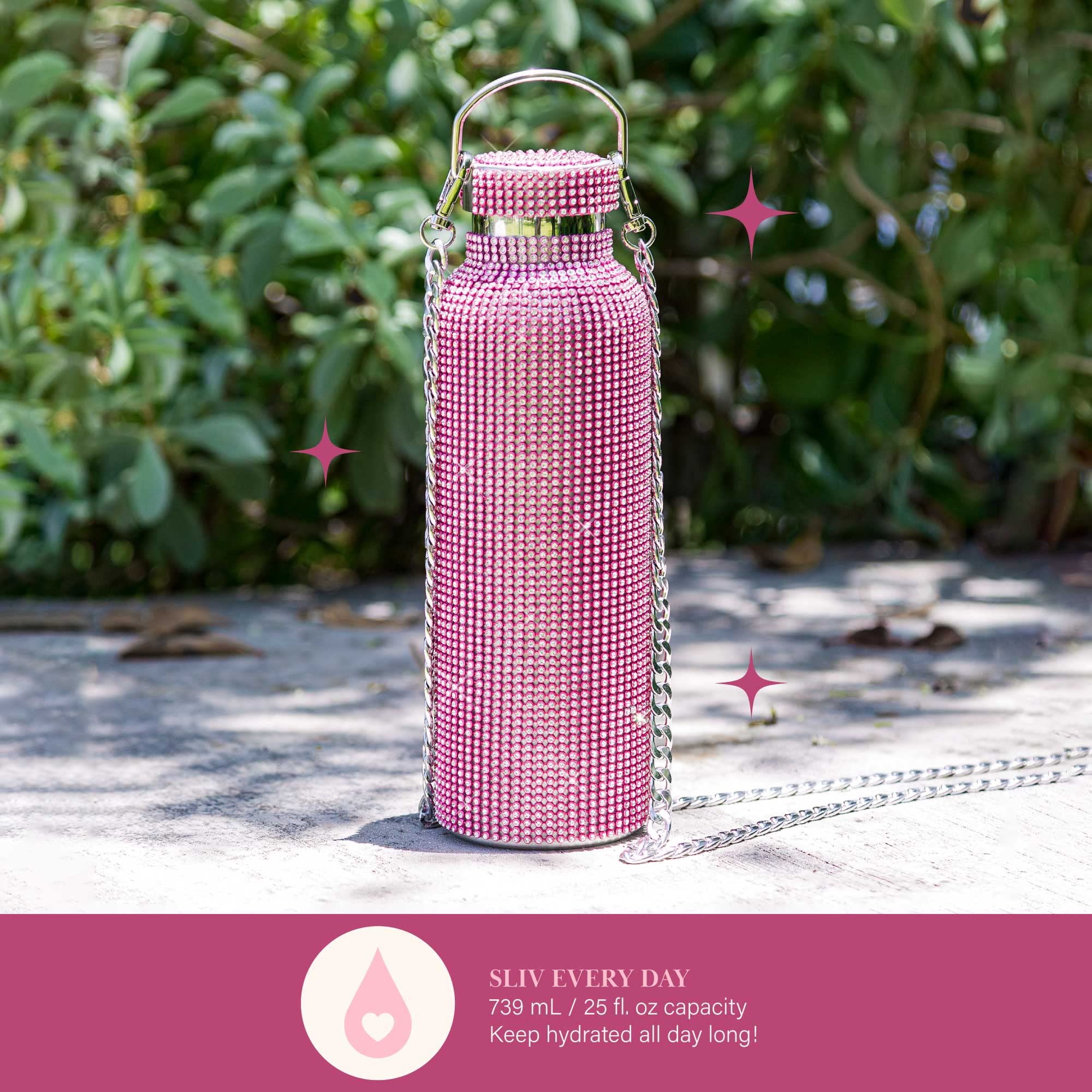 Paris Hilton leak-proof lid and handle demonstrating spill protection