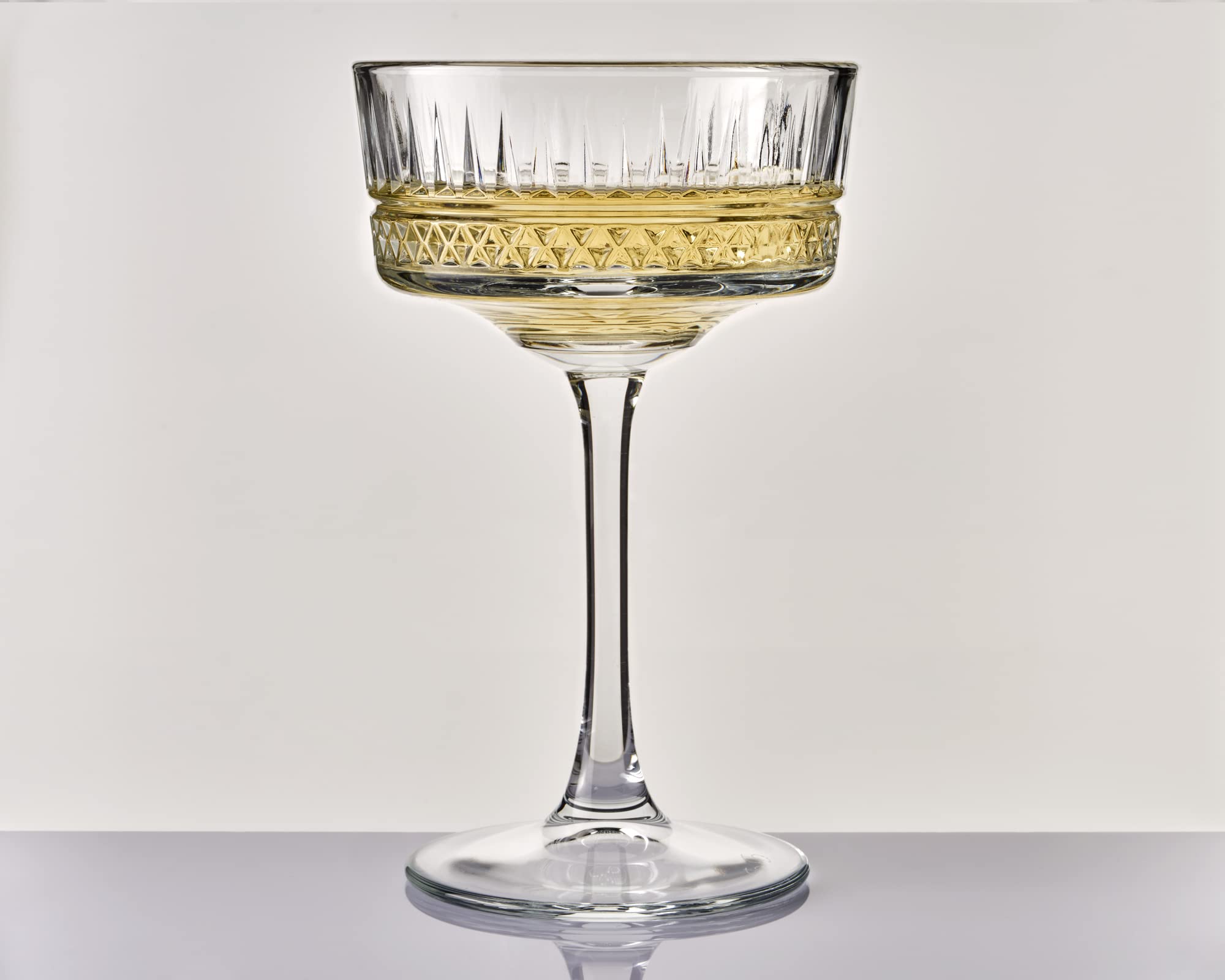 Pasabahce close-up of coupe rim highlighting clear glass and refined drinking edge