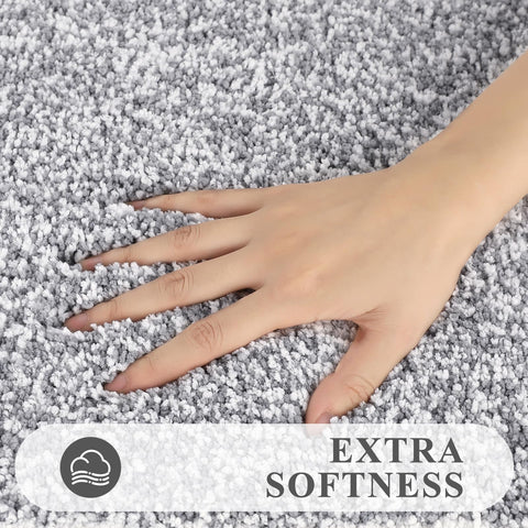 Pauwer close-up of plush microfiber pile highlighting softness and fast moisture absorption benefit