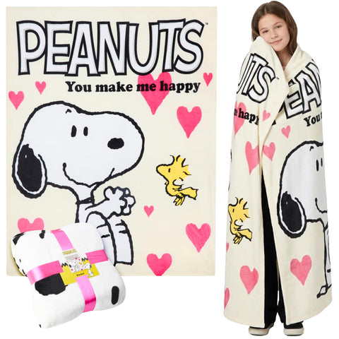 Peanuts Snoopy front view showing full design and cozy look