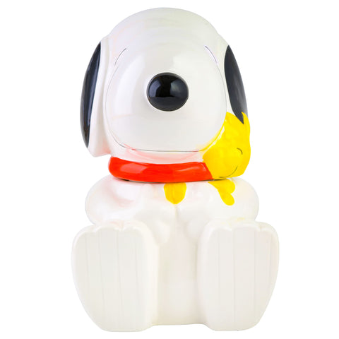 Peanuts Snoopy with cookies showing capacity and serving convenience benefit