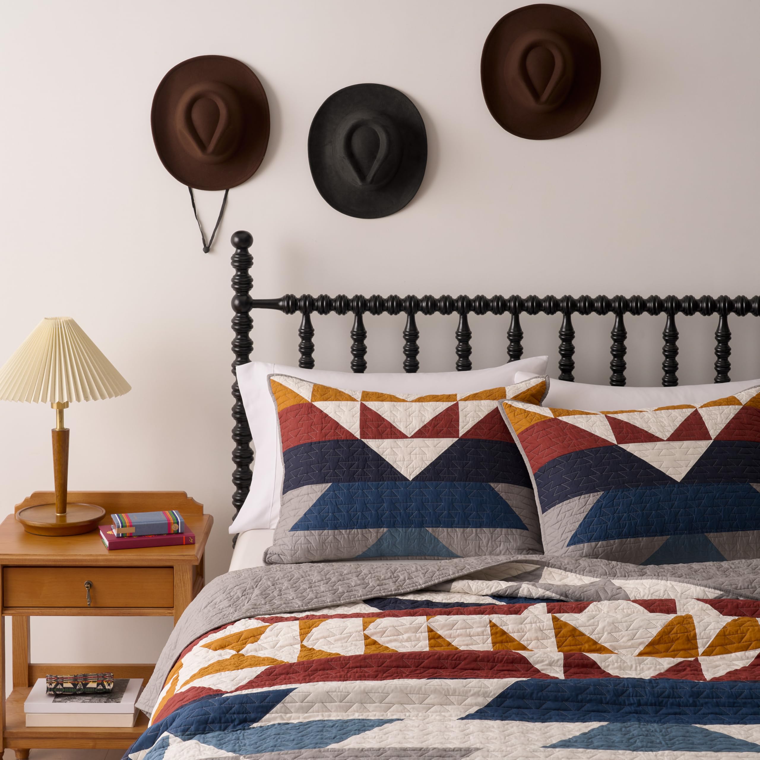 Pendleton Explorer quilt reverse solid blue-grey for a calm, versatile bedroom look