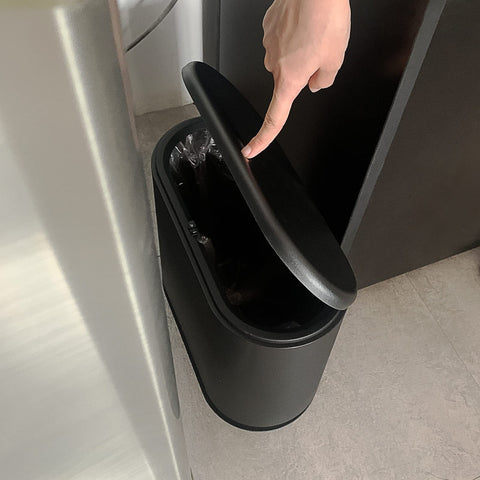 PENGKE buckle installation detail showing secure lid attachment for stability