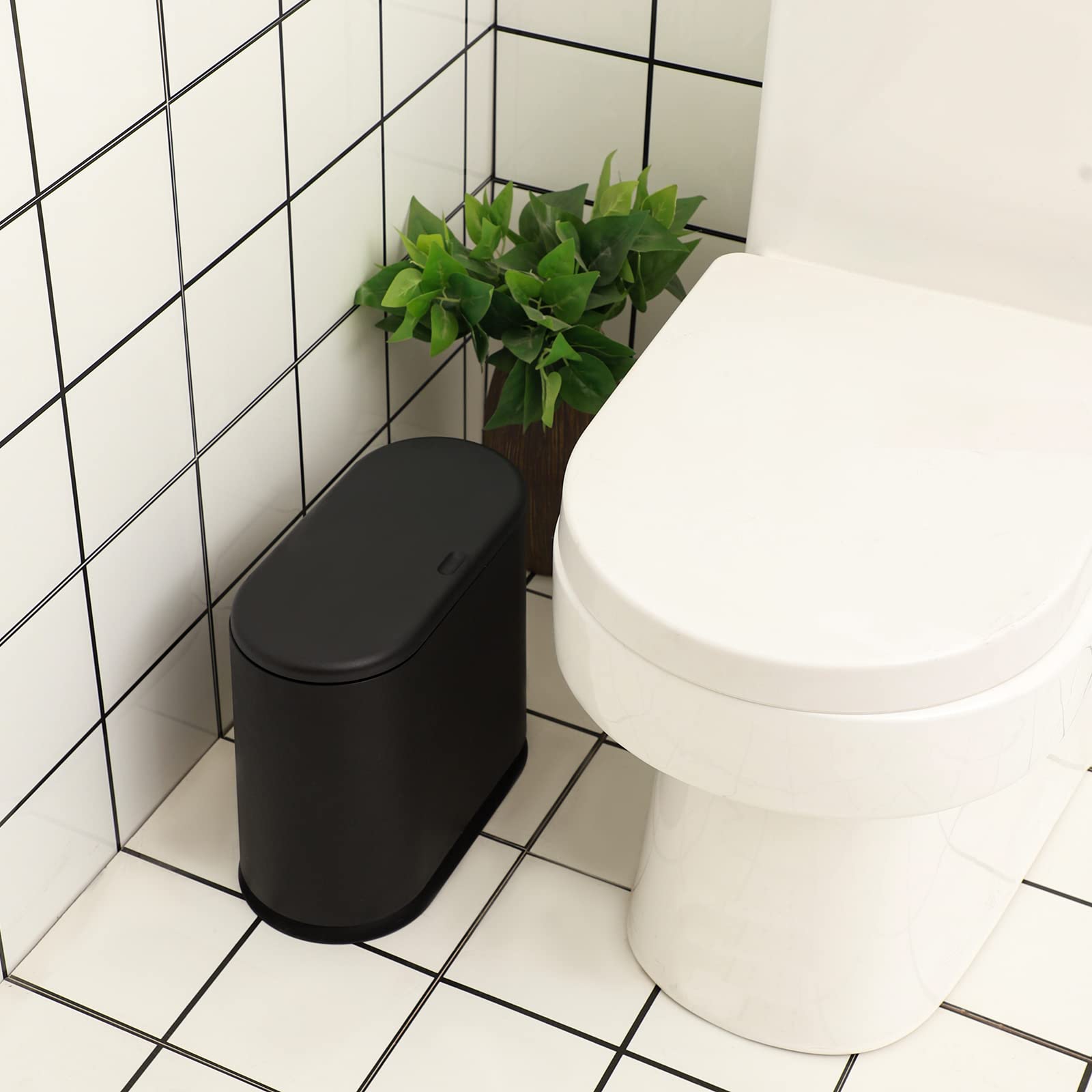 PENGKE open lid exposing interior for easy emptying and simple cleaning