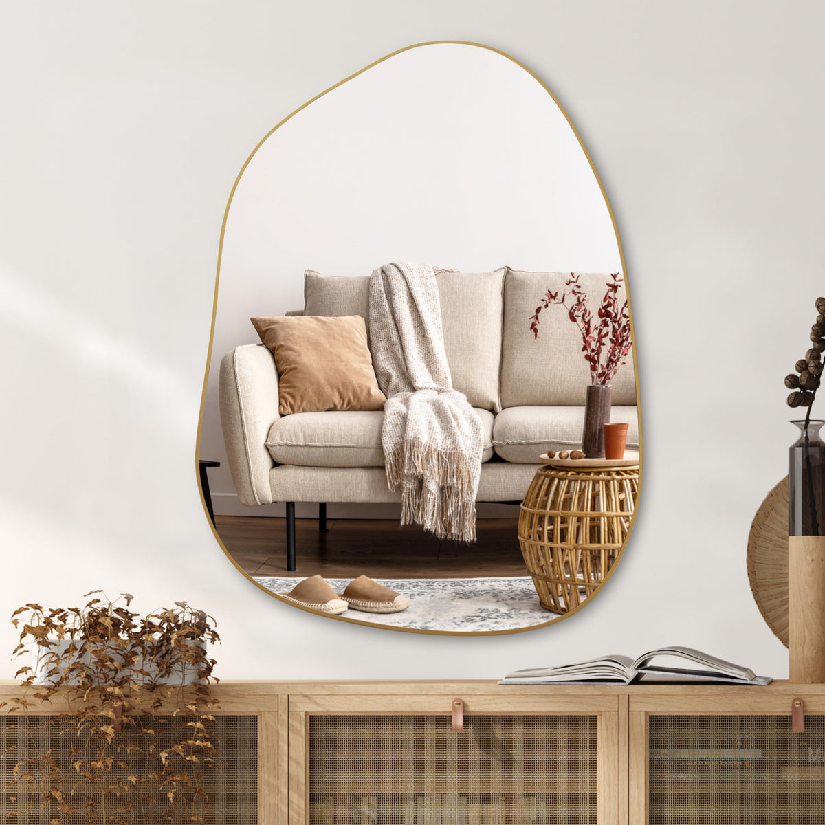 PERFNIQUE gold mirror front view shows sculptural silhouette and stylish appeal