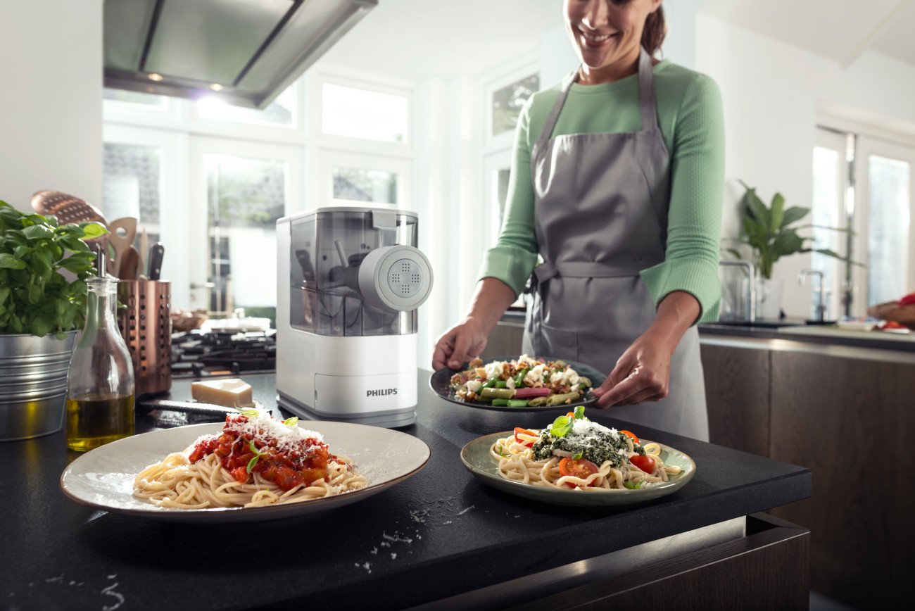 Philips Viva plated spaghetti in lifestyle scene highlighting homemade appeal